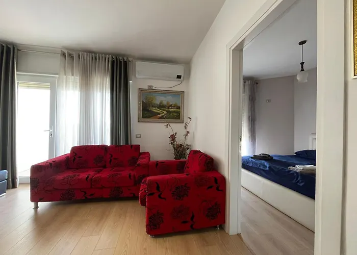 Center Luxury تيرانا